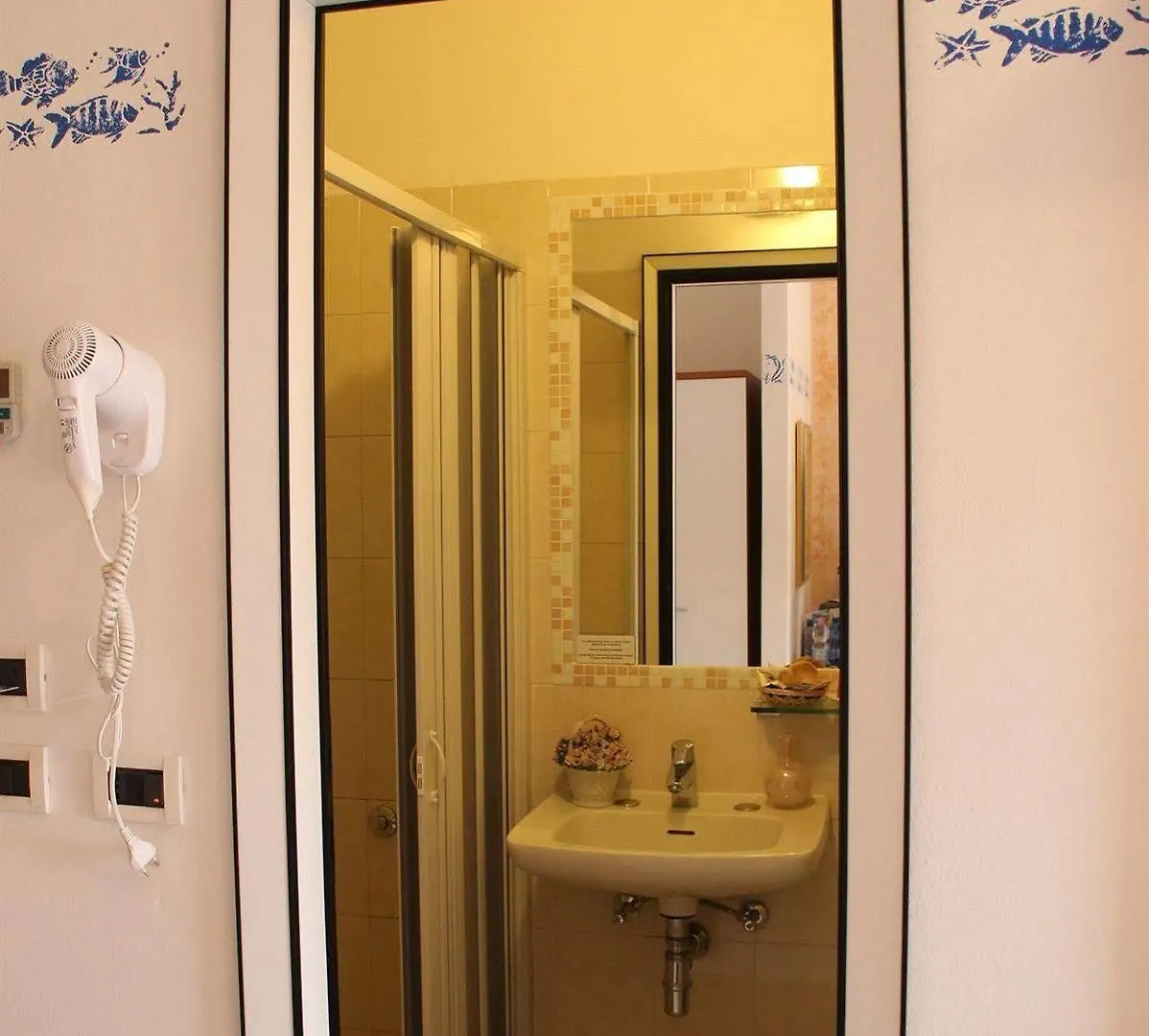 Hotel Brotas ريميني 3*,